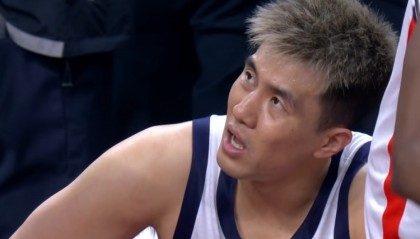 开云官网-拼尽全力！郭艾伦最后时刻不放弃 紧贴抢断徐杰发球！