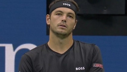 开云体育-在场上发带戴反，弗里茨：怎么没人提醒我